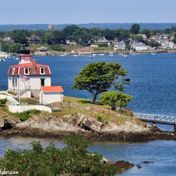 Pomham Rocks Lighthouse